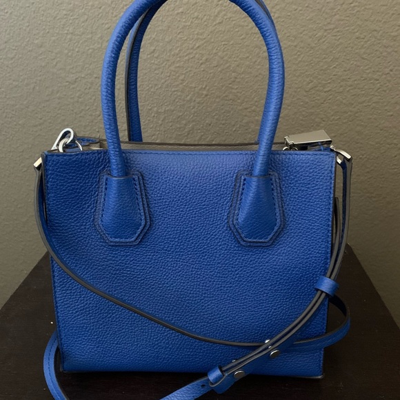 Brand new never used Michael Kors Mercer Medium Pebbled Leather Crossbody Bag - Picture 3 of 5